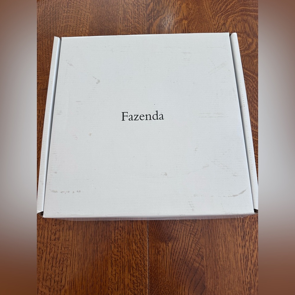 Fazenda Wooden Cake Platter. - Picture 9 of 9